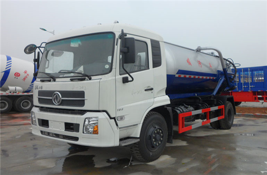 东风天锦吸污车