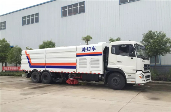 东风天龙后八轮洗扫车