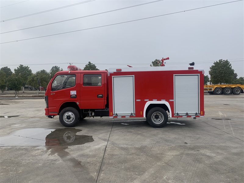 东风2.5吨水罐消防车