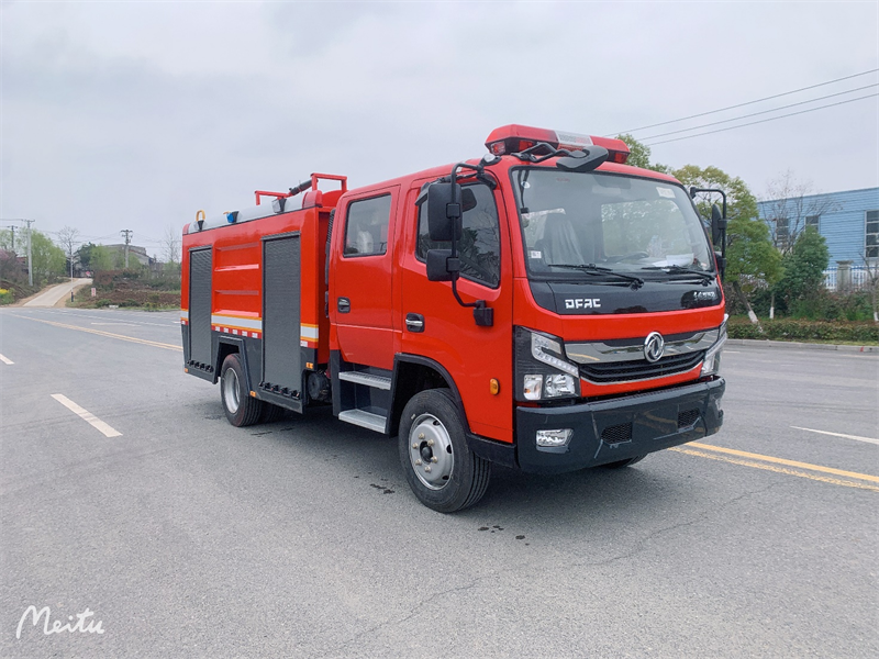 东风5吨水罐消防车
